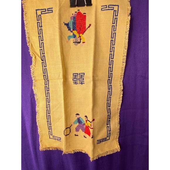 Vintages, Set of Two (2), Identical Tea Towels/Guest Towels w Hand Embroidery. - Picture 8 of 11